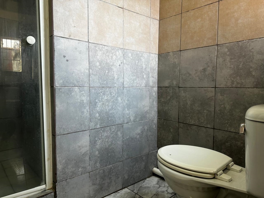 10 Bedroom Property for Sale in Brandwag Free State